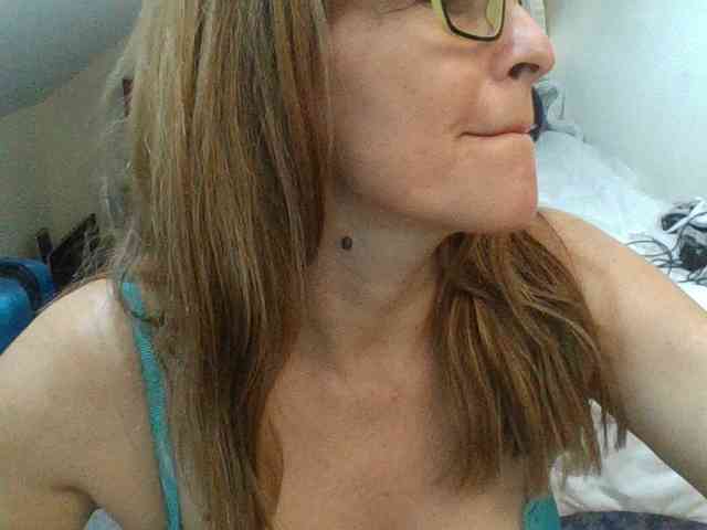 JuanitaWouti webcam
