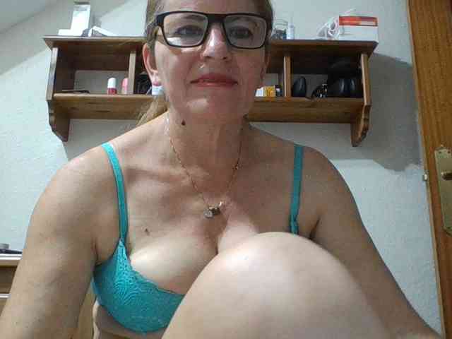 JuanitaWouti webcam