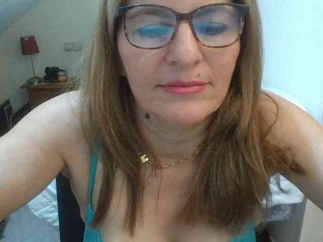 JuanitaWouti webcam