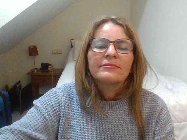JuanitaWouti webcam