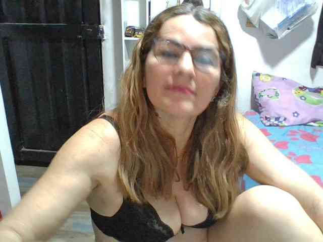 JuanitaWouti webcam