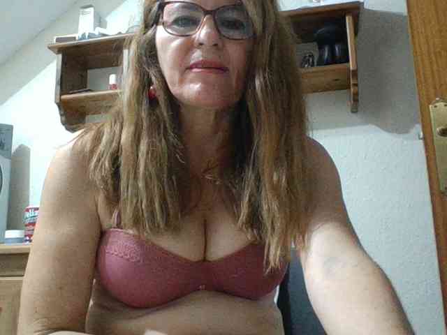 JuanitaWouti webcam