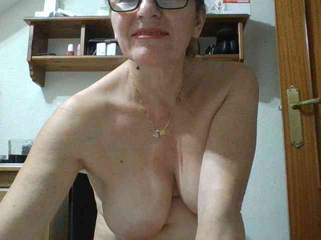 JuanitaWouti webcam