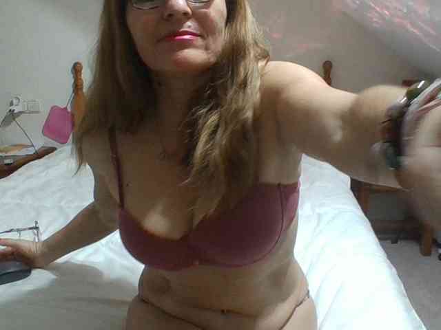 JuanitaWouti webcam
