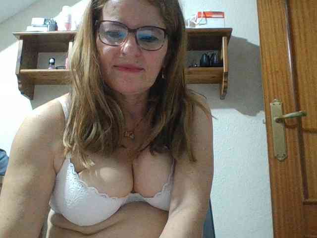 JuanitaWouti webcam