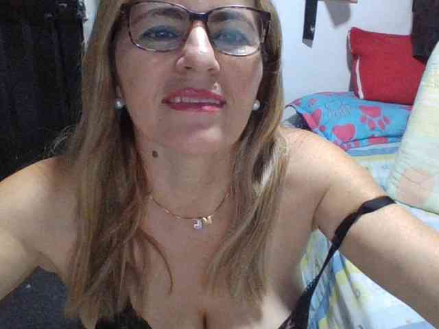 JuanitaWouti webcam
