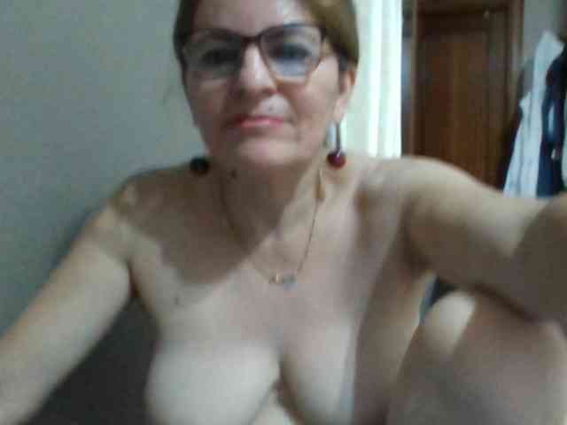 JuanitaWouti webcam