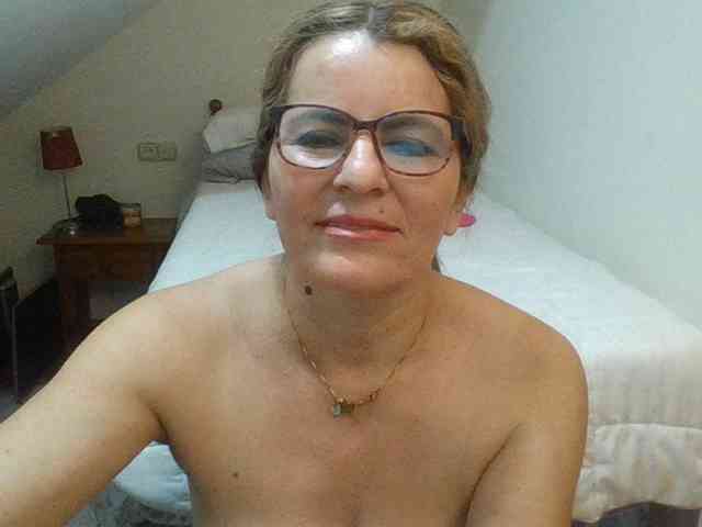 JuanitaWouti webcam