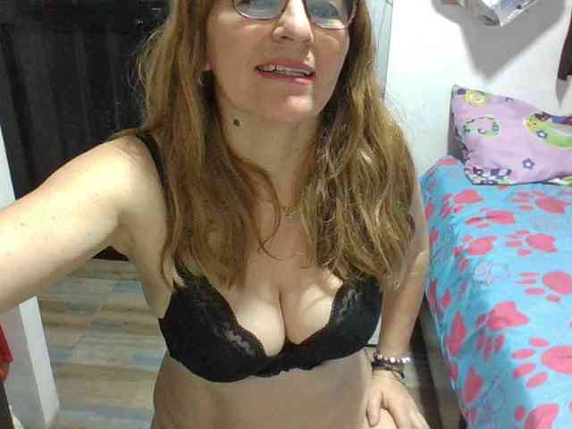 JuanitaWouti webcam