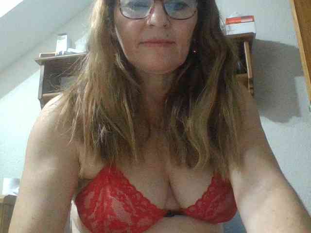 JuanitaWouti webcam