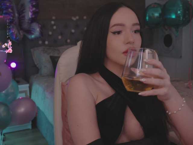 LadyOfDesire live cam profile