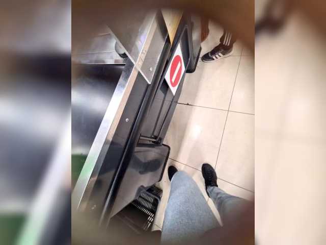 StreetLove2's BongaCams show and profile