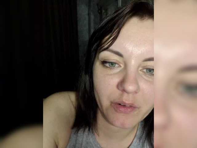 StreetLove2's BongaCams show and profile