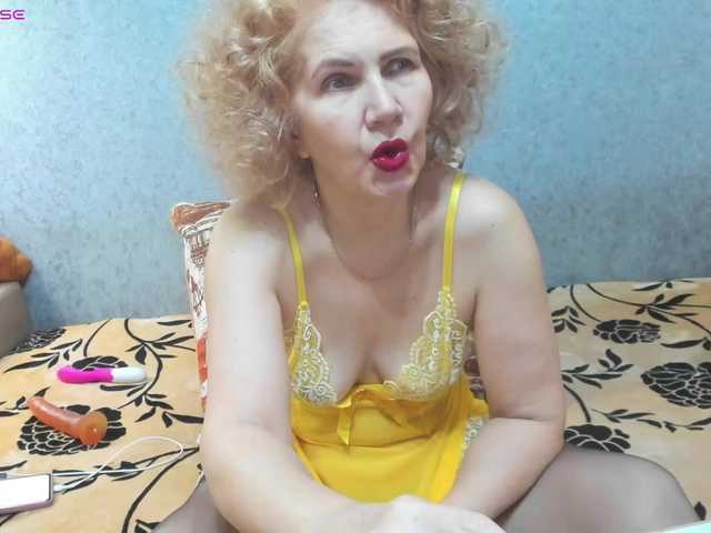 Red-hot-lips's BongaCams show and profile