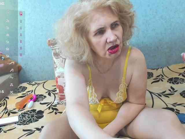 Red-hot-lips webcam