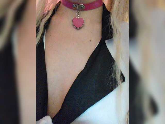 JLA_kiss