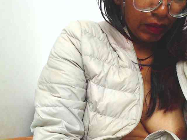 KATYY-HOTTT webcam