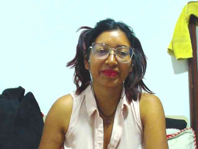 KATYY-HOTTT webcam