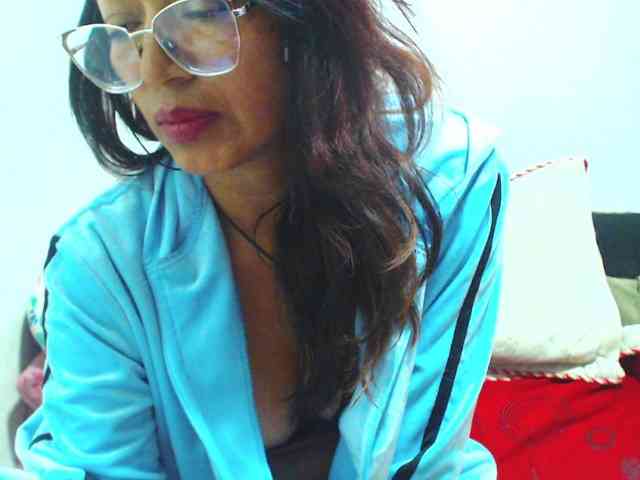 KATYY-HOTTT webcam