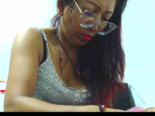 KATYY-HOTTT webcam