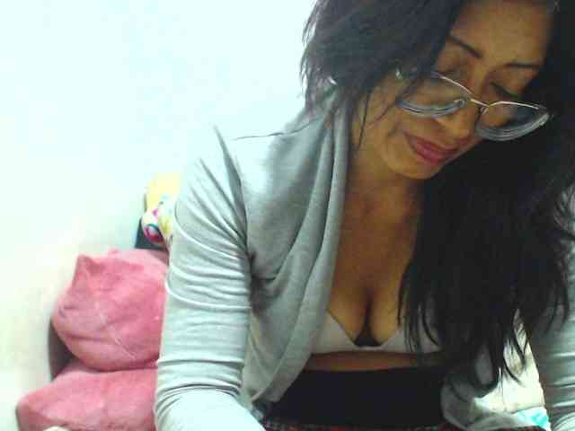 KATYY-HOTTT webcam