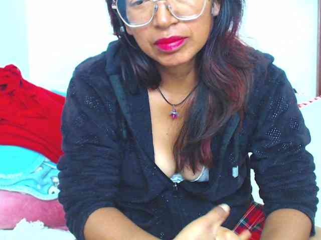 KATYY-HOTTT webcam