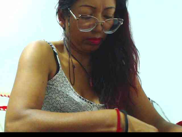 KATYY-HOTTT webcam