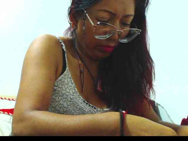 KATYY-HOTTT webcam
