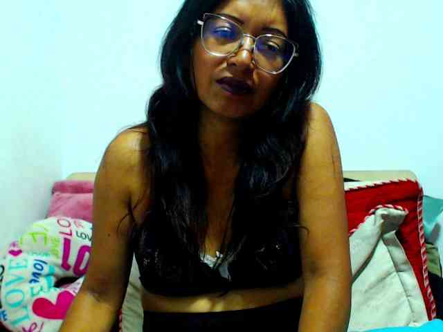 HOTTTSKIN Live Webcam on BongaCams
