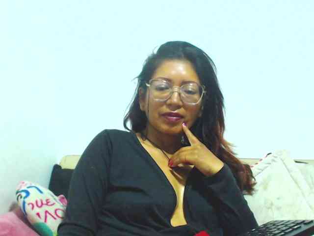 KATYY-HOTTT webcam