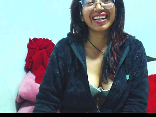 HOTTTSKIN Live Webcam on BongaCams