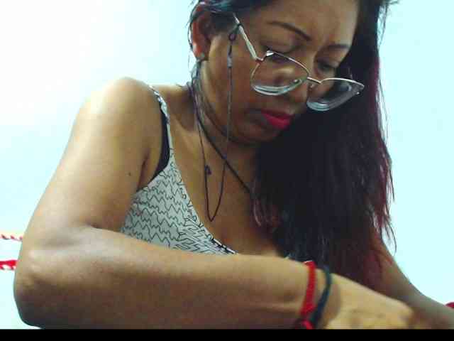 KATYY-HOTTT webcam