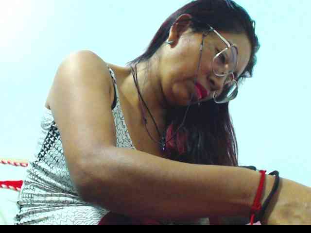 KATYY-HOTTT webcam