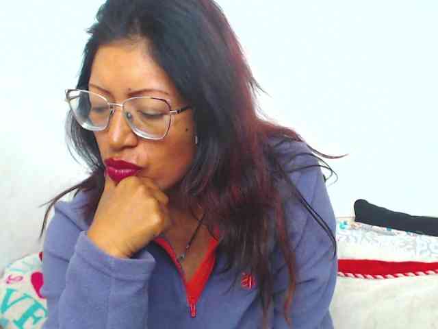 KATYY-HOTTT webcam
