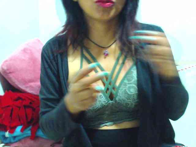 KATYY-HOTTT webcam