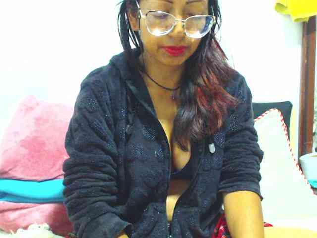 KATYY-HOTTT webcam