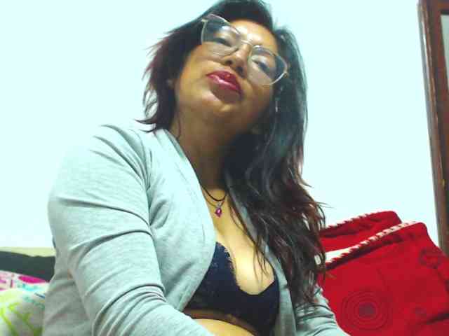 KATYY-HOTTT webcam