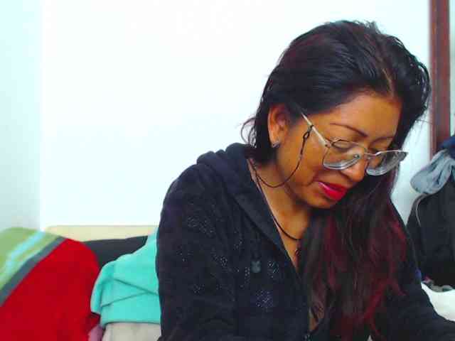 KATYY-HOTTT webcam