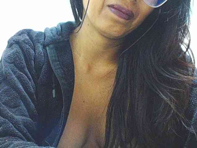 HOTTTSKIN Live Webcam on BongaCams