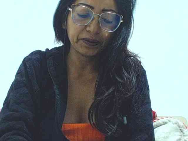 HOTTTSKIN Live Webcam on BongaCams