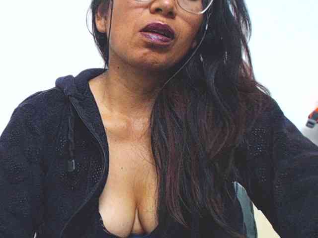 HOTTTSKIN Live Webcam on BongaCams