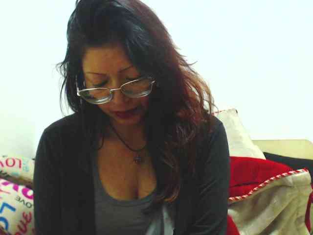 KATYY-HOTTT webcam