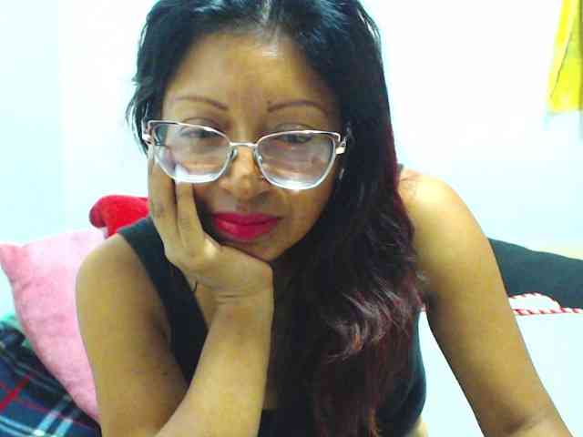 KATYY-HOTTT webcam