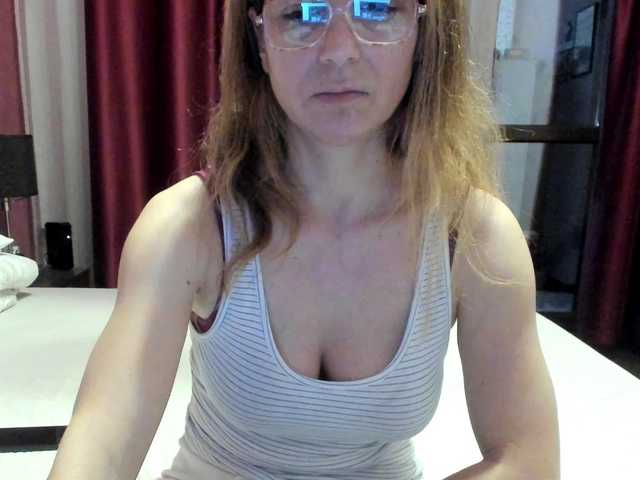 AngelNicolle's BongaCams show and profile