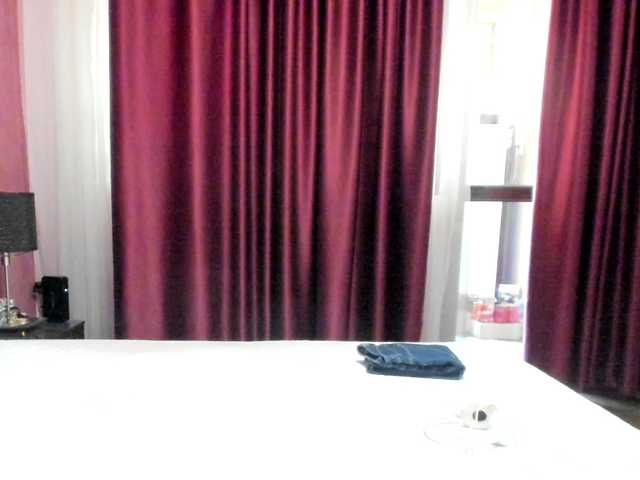 AngelNicolle's BongaCams show and profile