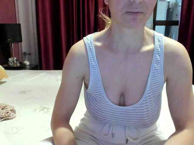 AngelNicolle AngelNicolle