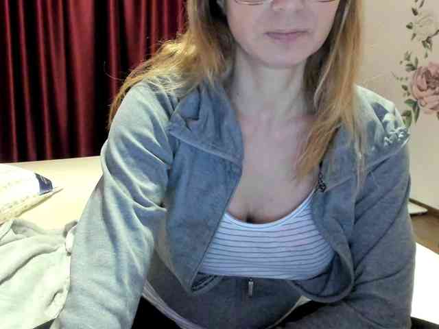 AngelNicolle AngelNicolle