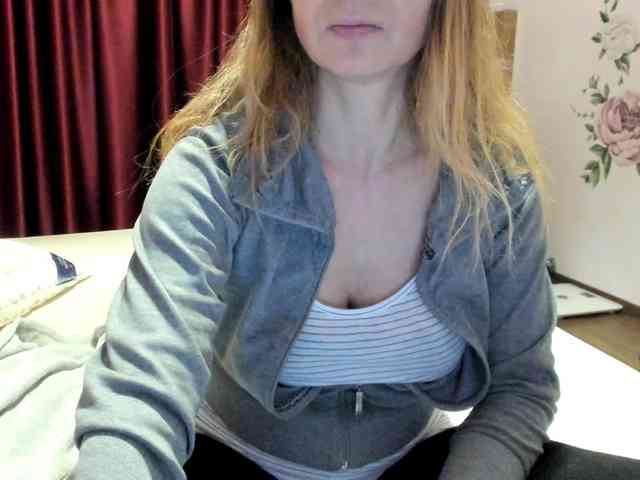 AngelNicolle AngelNicolle