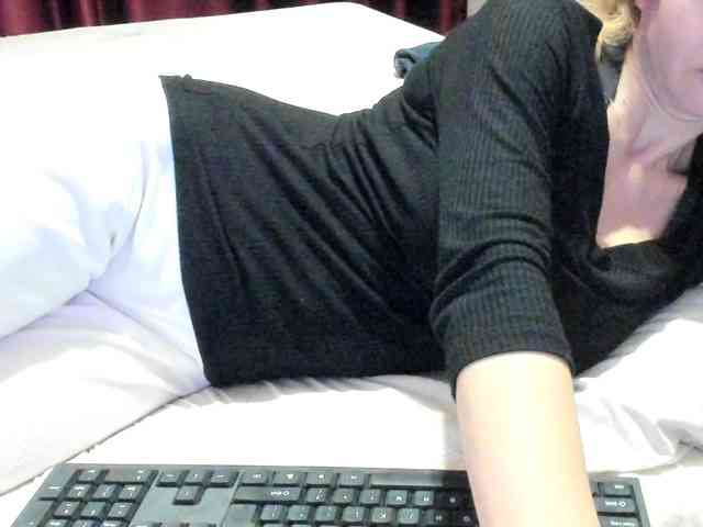 AngelNicolle AngelNicolle