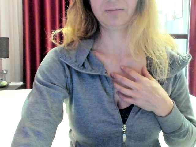 AngelNicolle AngelNicolle